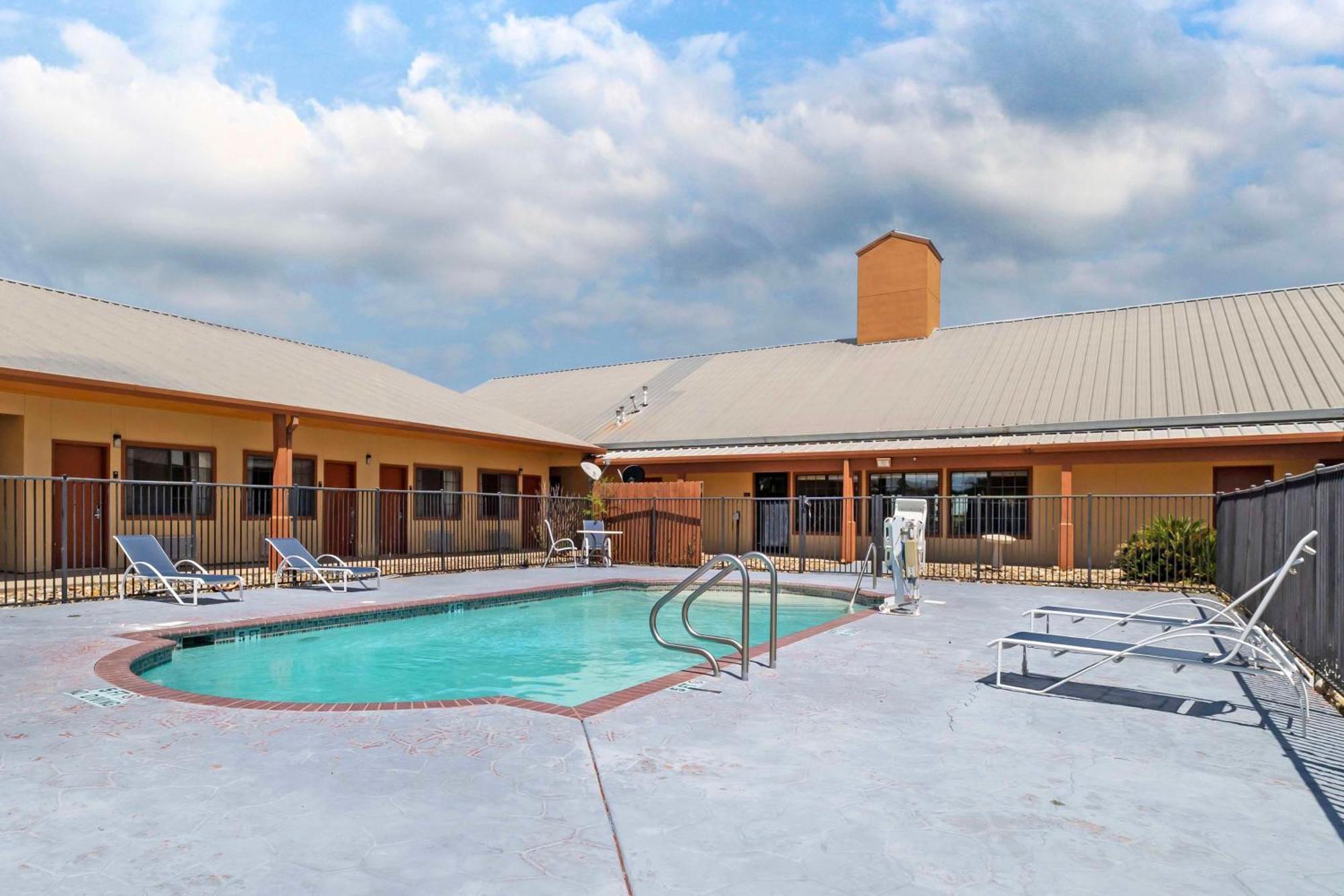 Best Western Hebbronville Inn Exterior photo